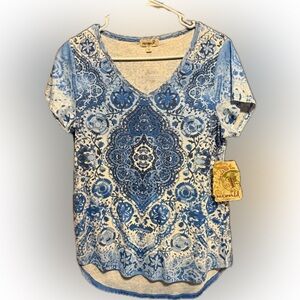 NWT! Size Medium ONE WORLD relaxed fit casual top!